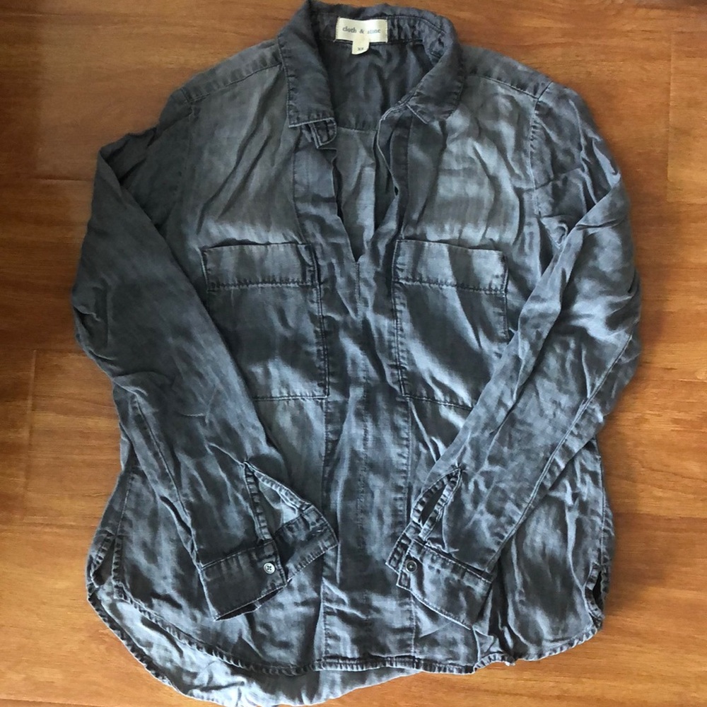 Cloth & Stone long sleeved denim top